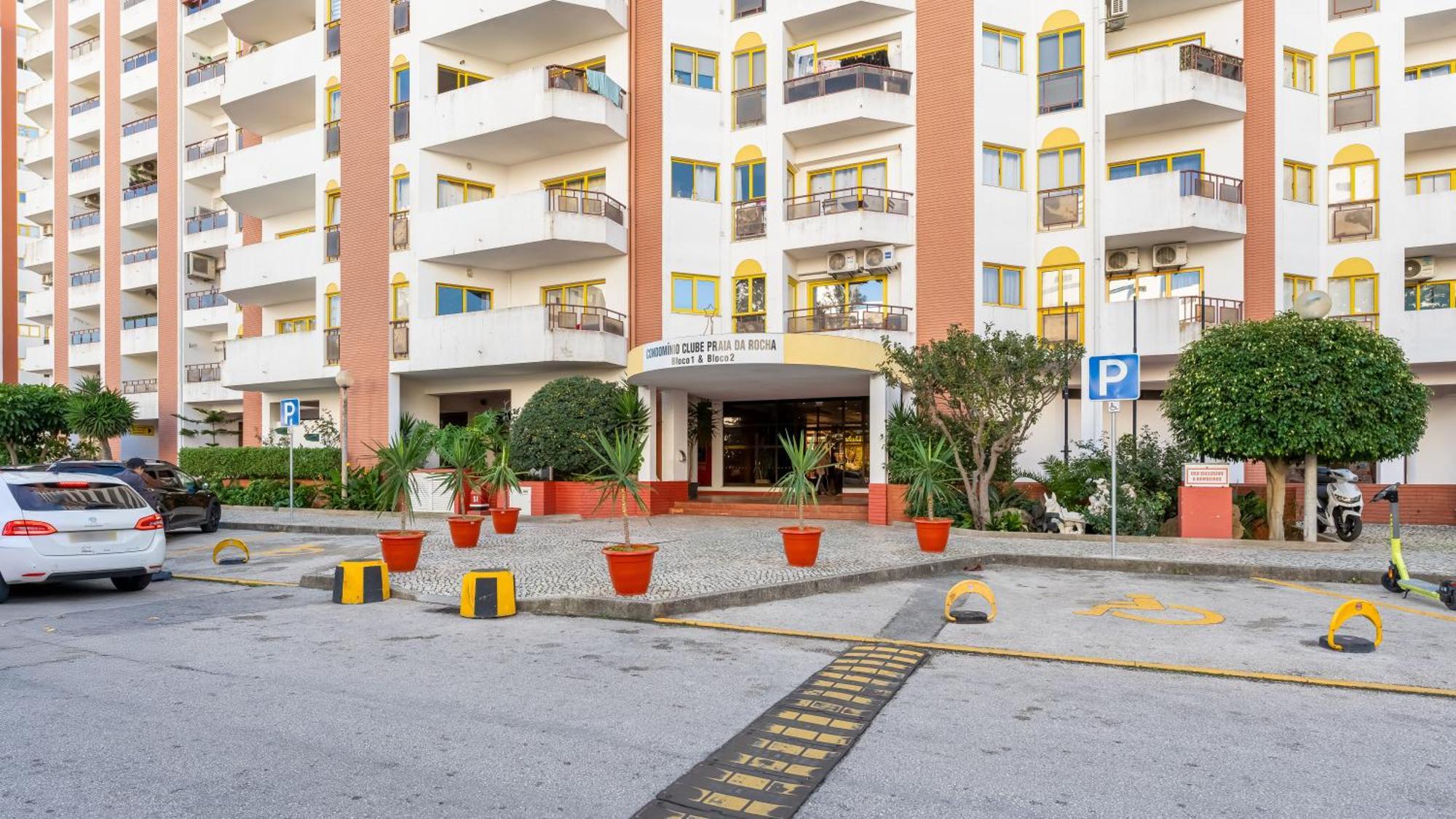 Red Velvet 1 Bdr Flat With Balcony By Lovelystay Portimao Luaran gambar