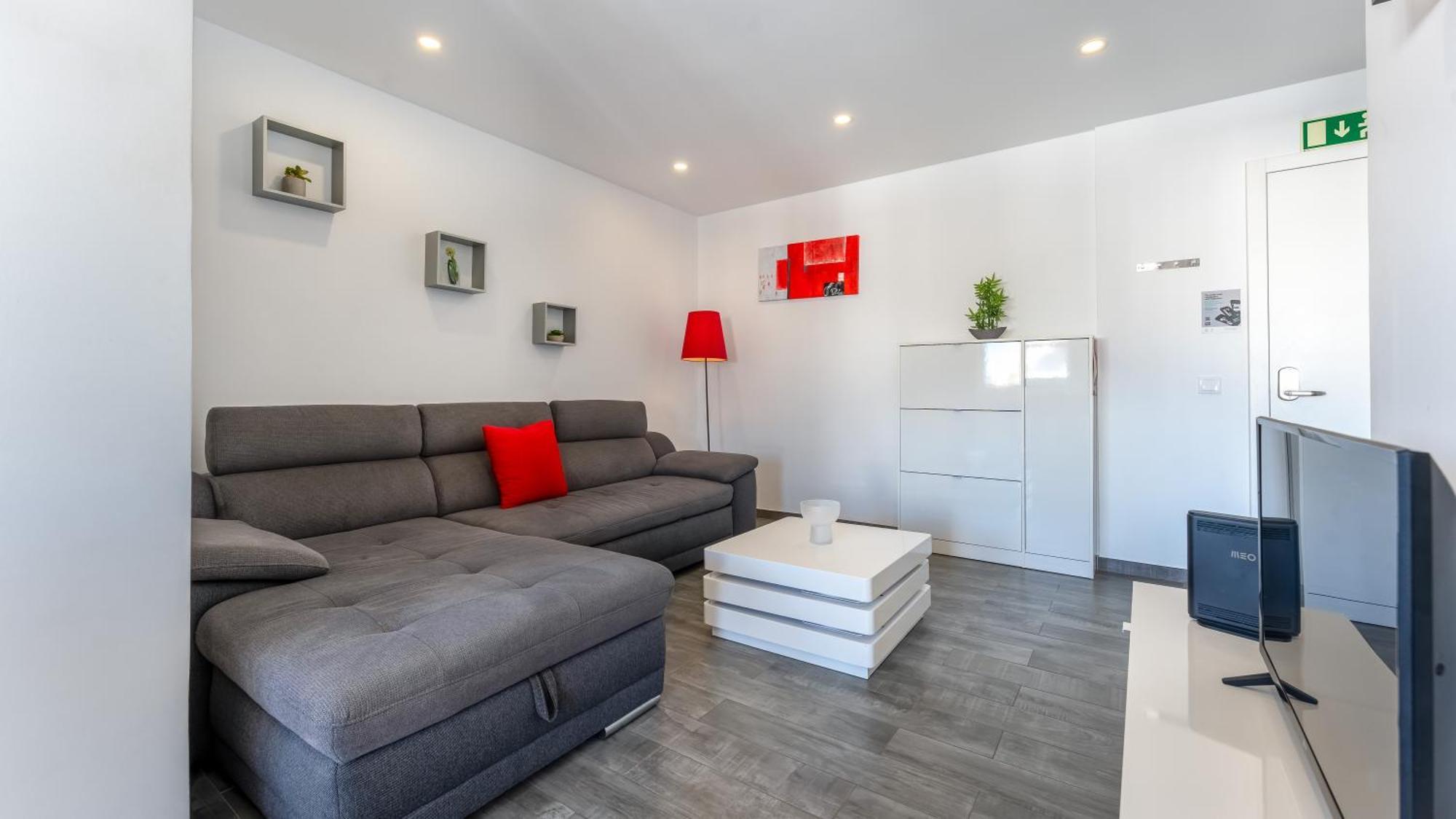 Red Velvet 1 Bdr Flat With Balcony By Lovelystay Portimao Luaran gambar